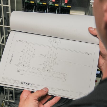 Plan einer technischen Anlage studieren | © 2023 Lehrberufe | Woche-Pass AG