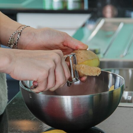 Für die Kinder kochen | © 2024 Lehrberufe | Woche-Pass AG