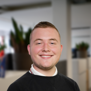 Portrait von Simon Drohsen, Informatiker in Ausbildung | © 2023 Lehrberufe | Woche-Pass AG