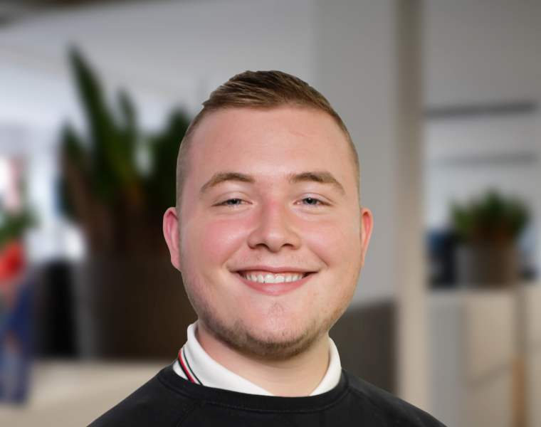 Portrait von Simon Drohsen, Informatiker in Ausbildung | © 2023 Lehrberufe | Woche-Pass AG