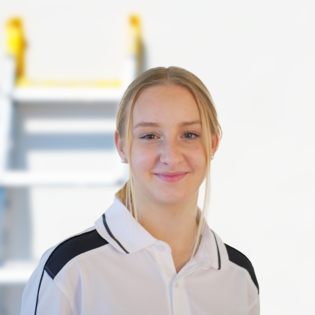 Portrait von ​​Natascha Broch, Malerin in Ausbildung | © 2024 Lehrberufe | Woche-Pass AG