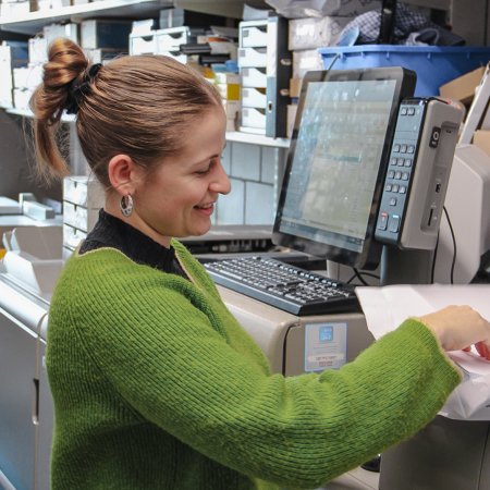 Papier am Drucker nachfüllen | © 2024 Lehrberufe | Woche-Pass AG